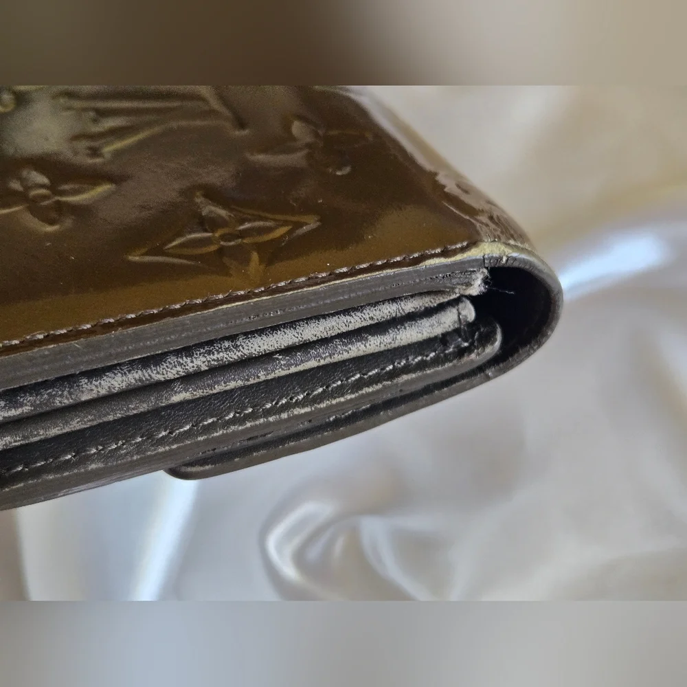 Louis Vuitton Olive Vernis Sarah Long Wallet - Picture 14 of 16